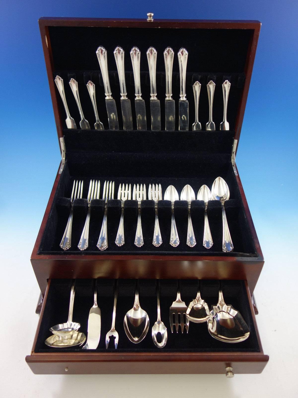 Rare Shenandoah by Alvin, circa 1912, sterling silver flatware set of 45 pieces. This set includes: 

Six knives, blunt silver plated blades, 8 7/8