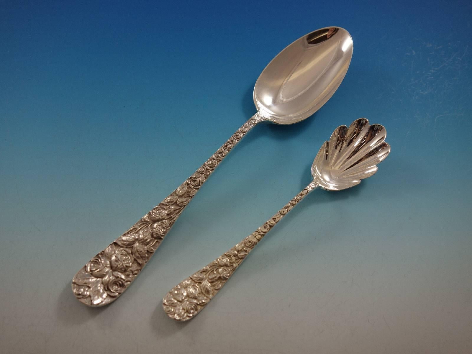 Service de couverts en argent sterling repoussé Baltimore Rose par Schofield, 106 pièces en vente 1