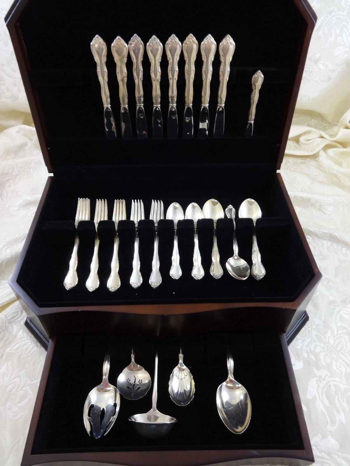 Rose Tiara by Gorham sterling silver flatware set, 46 pieces. This set includes: 

Eight knives, 9