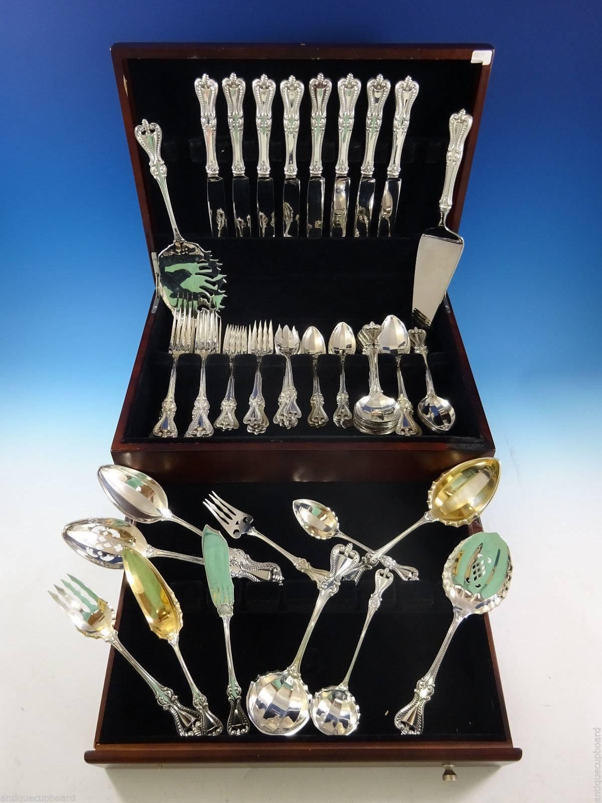 Old Colonial by Towle sterling silver dinner size flatware set of 69 Pieces. This set includes: 

Eight dinner knives, 9 5/8