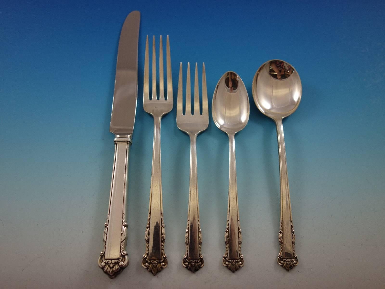20th Century English Shell by Lunt Sterling Silver Flatware Set Service 30 Pieces For Sale
