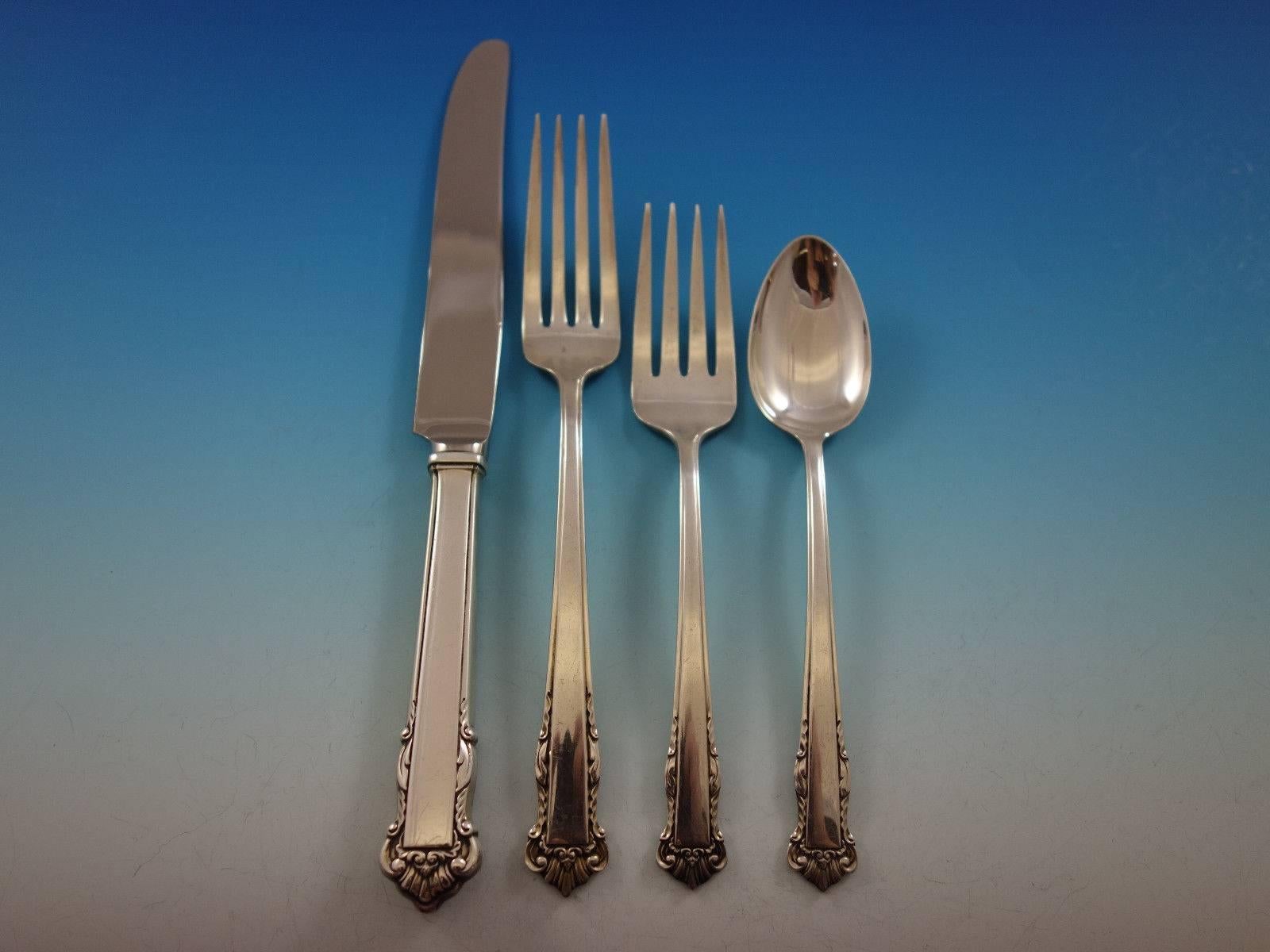 English Shell by Lunt Sterling Silver Flatware Set Service 30 Pieces In Excellent Condition For Sale In Big Bend, WI
