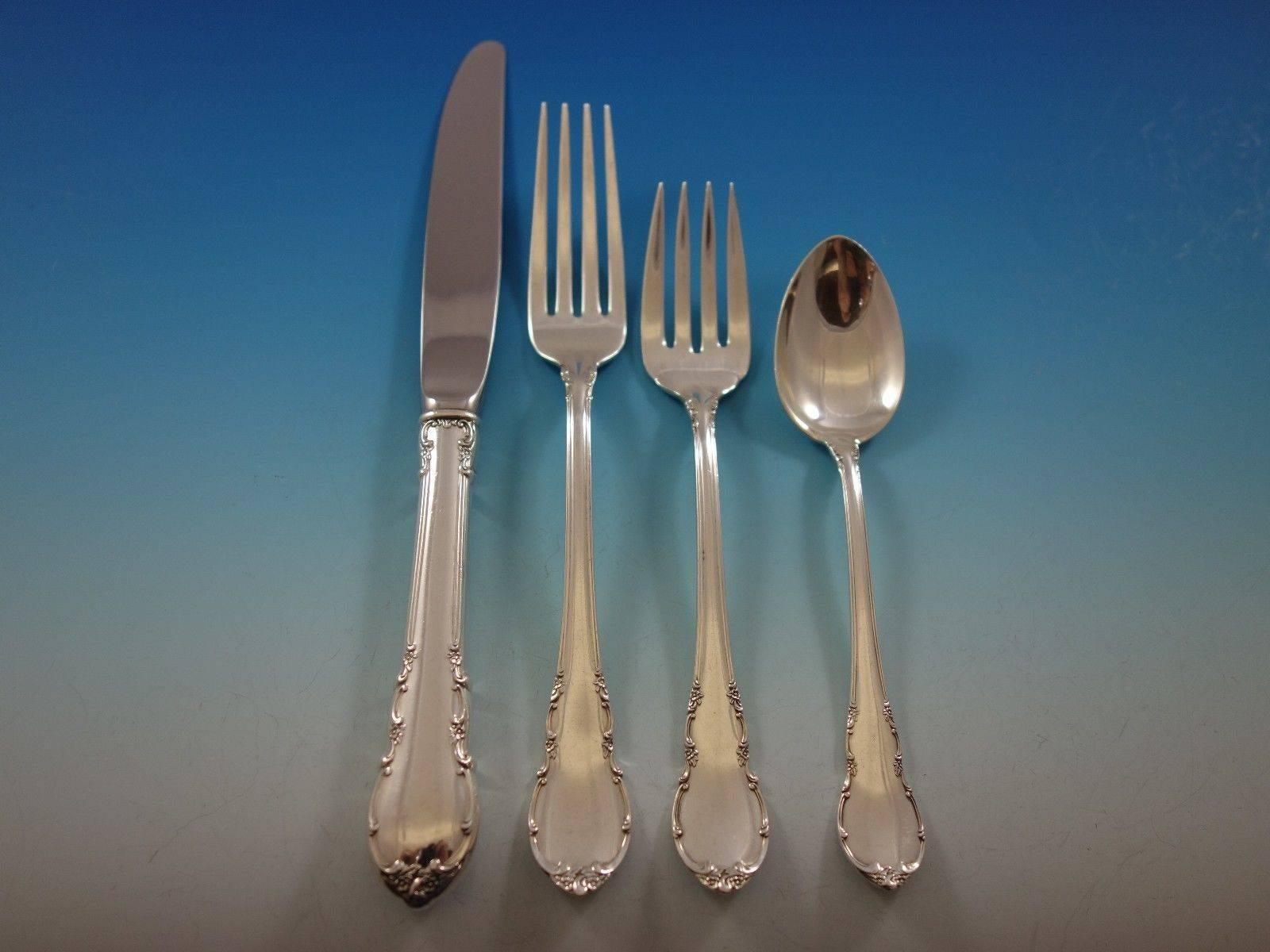Modern Victorian by Lunt Sterling Silver Flatware Set for 12 Service 60 Pieces In Excellent Condition In Big Bend, WI
