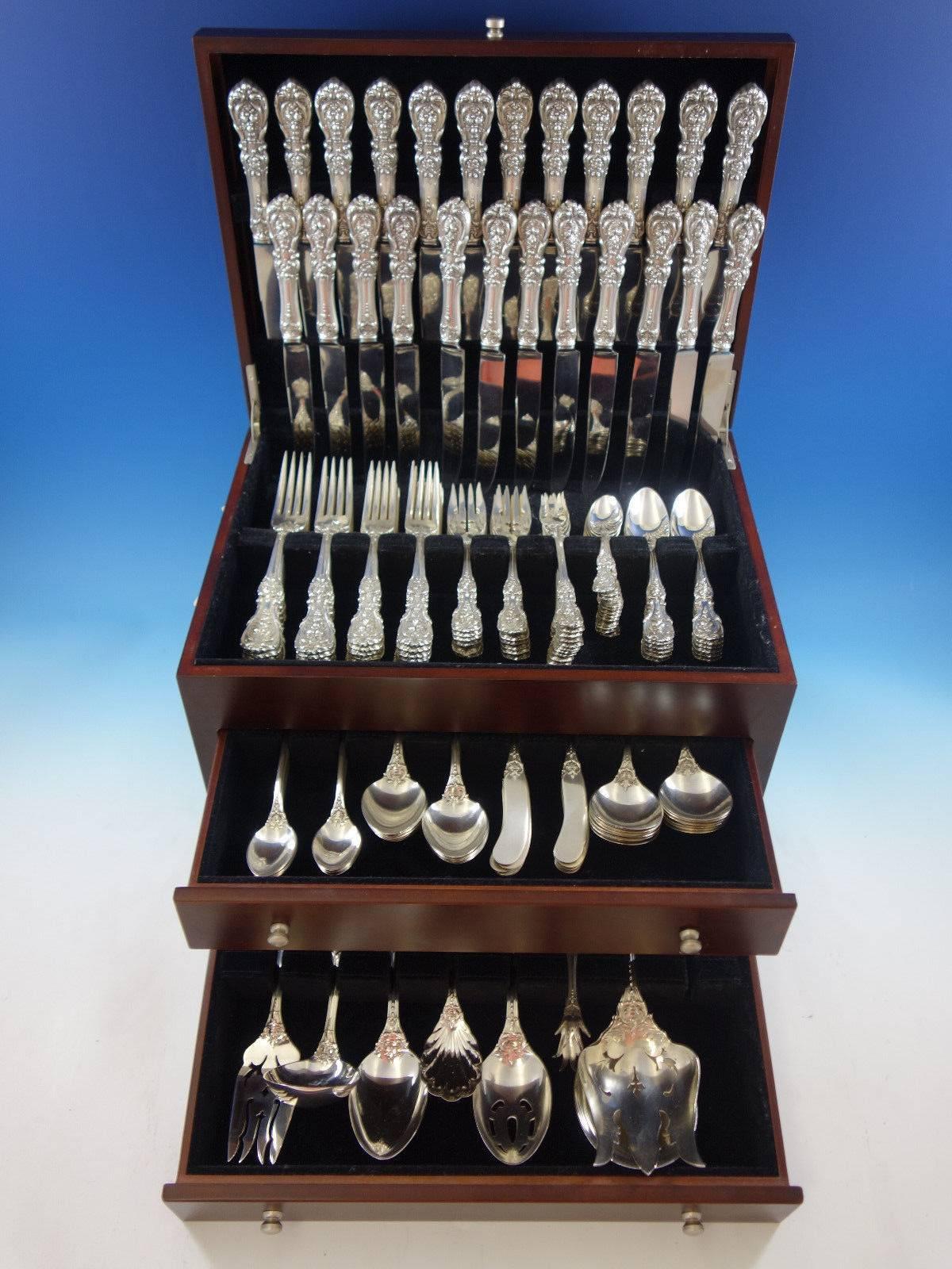 Notefrancis I by Reed and Barton old sterling silver flatware set, 152 pieces. This set includes: 12 dinner size knives, 9 3/4