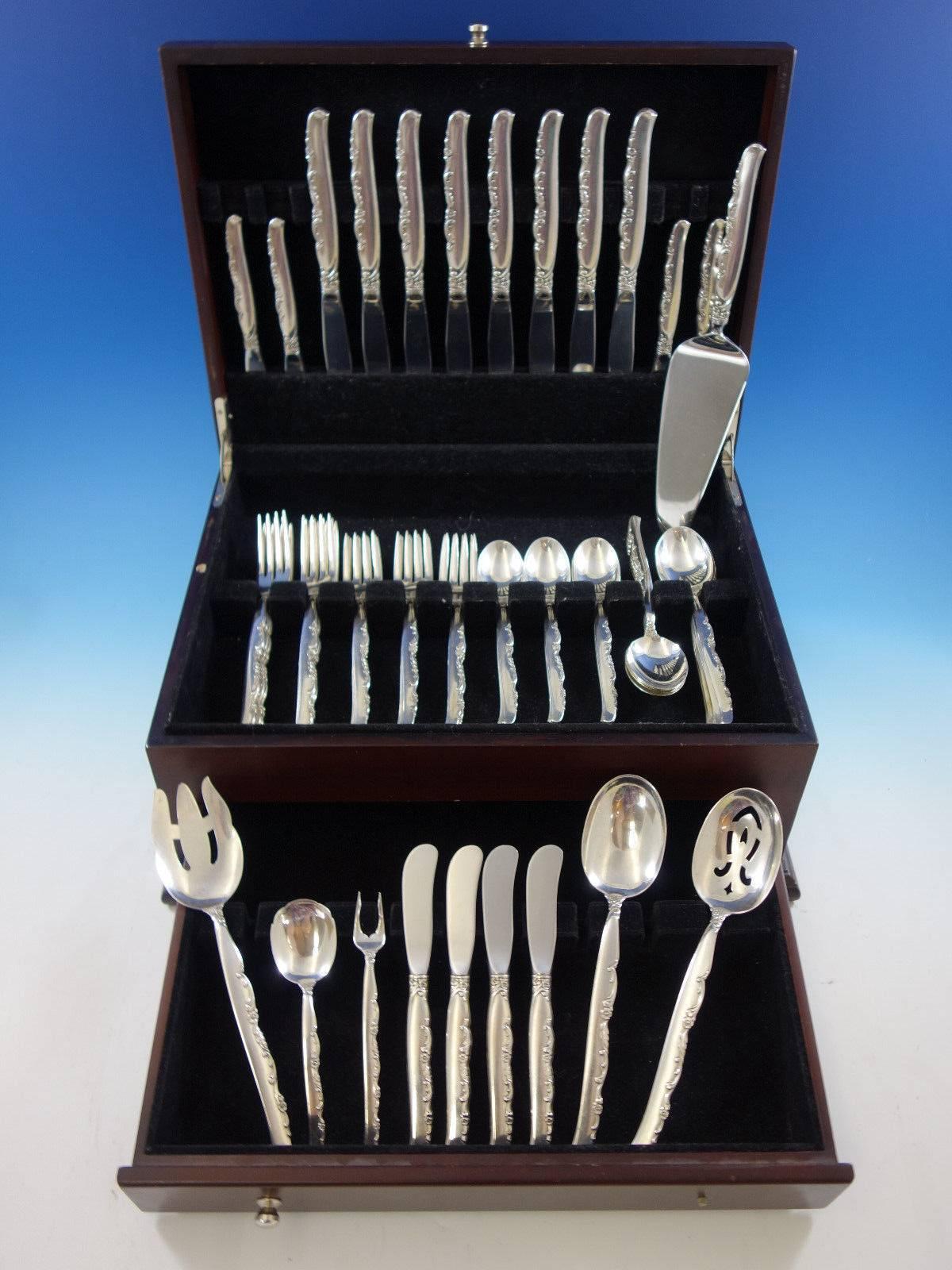 Flower Lane by Oneida sterling silver flatware set, 45 pieces. This set includes: 

eight knives, 9 1/8