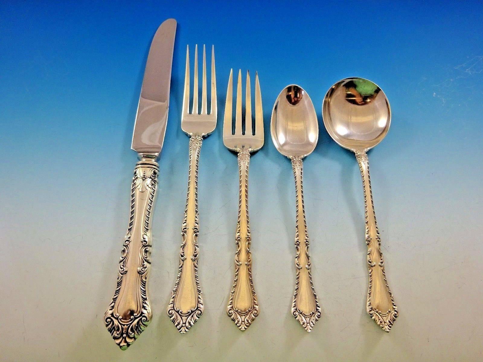 Foxhall by Watson sterling silver flatware set of 40 pieces. This set includes: 

Eight knives, 9