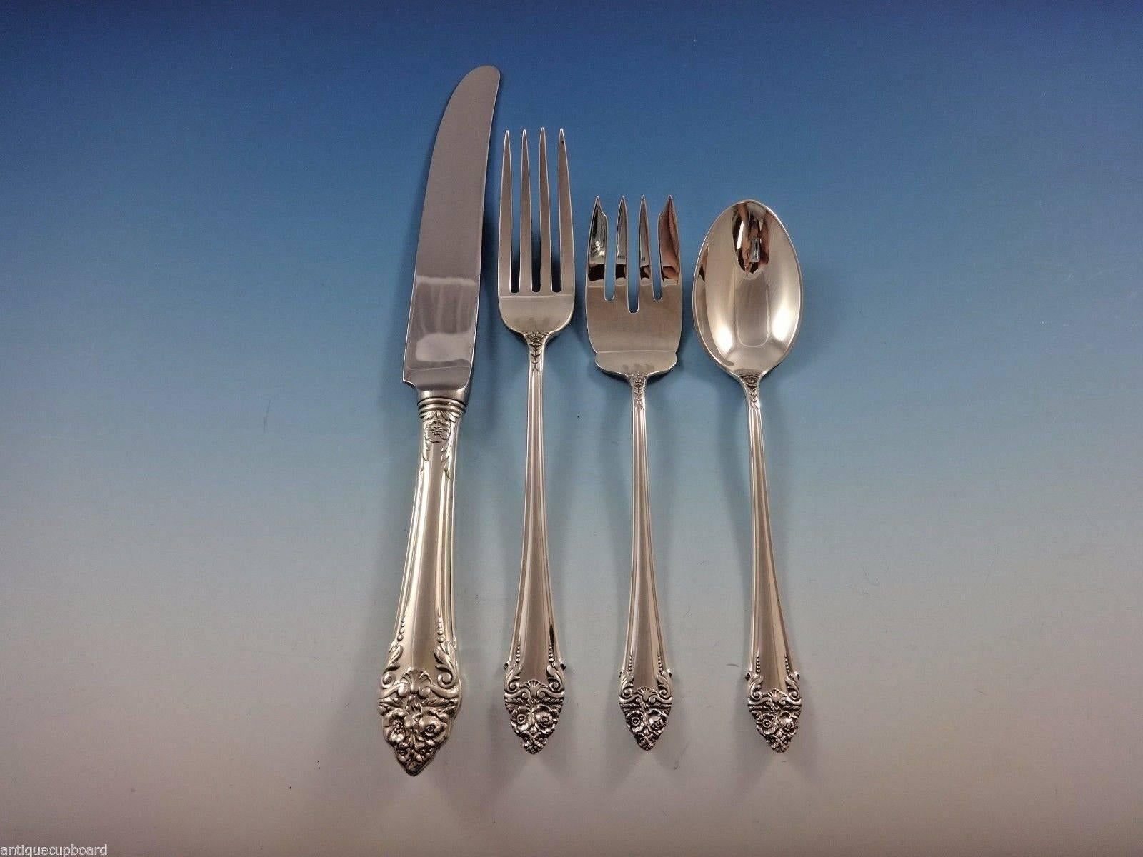 Fragrance by Reed & Barton sterling silver flatware set, 32 pieces. This set includes: 

Eight knives, 9 1/8