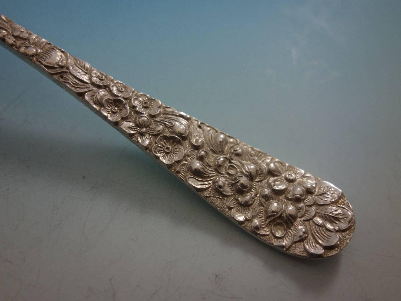 Rose by Stieff Cubiertos de Plata de Ley Servicio 24 Piezas Repousse en Excelente estado para la venta en Big Bend, WI