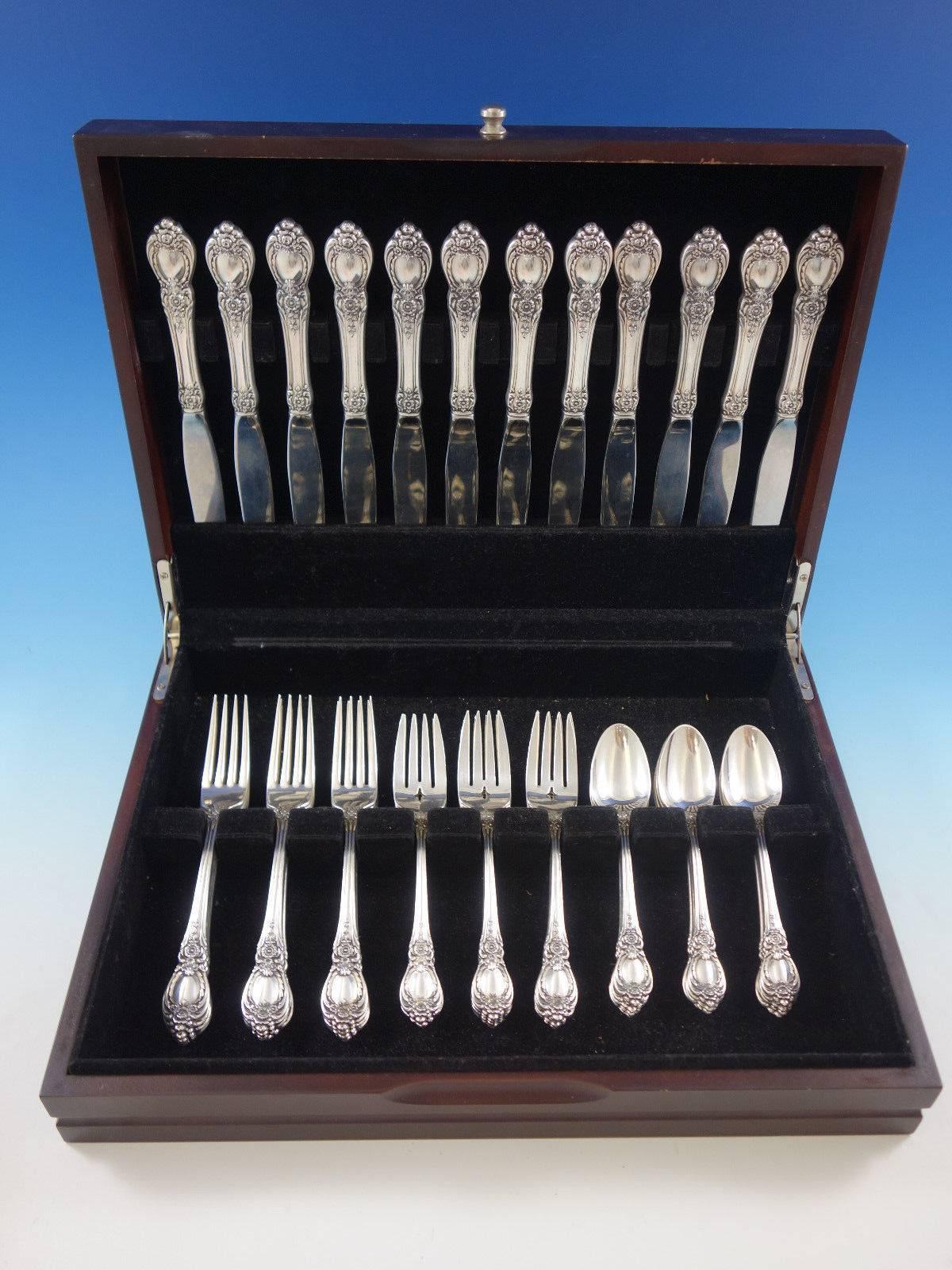 Stanton Hall by Oneida sterling silver flatware set, 48 pieces. This set includes: 

12 knives, 8 7/8