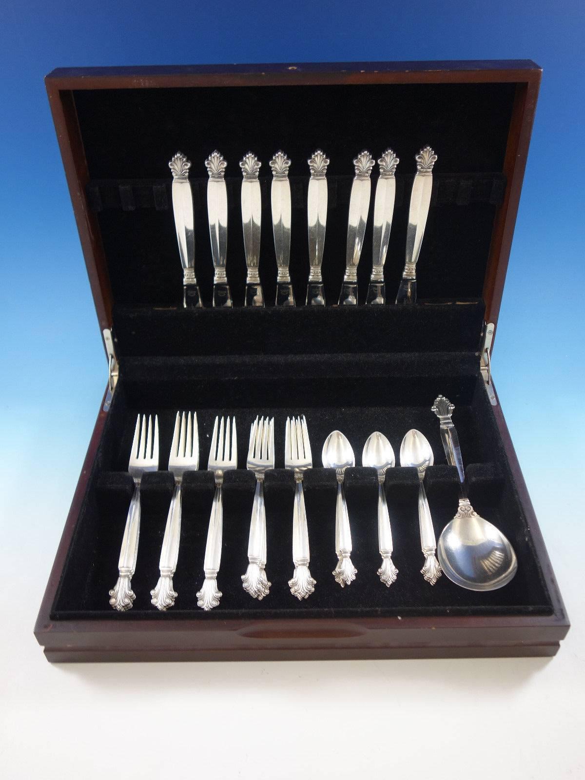 Acanthus by Georg Jensen sterling silver flatware set, 33 pieces. This set includes: 

Eight dinner knives, long handle, 9