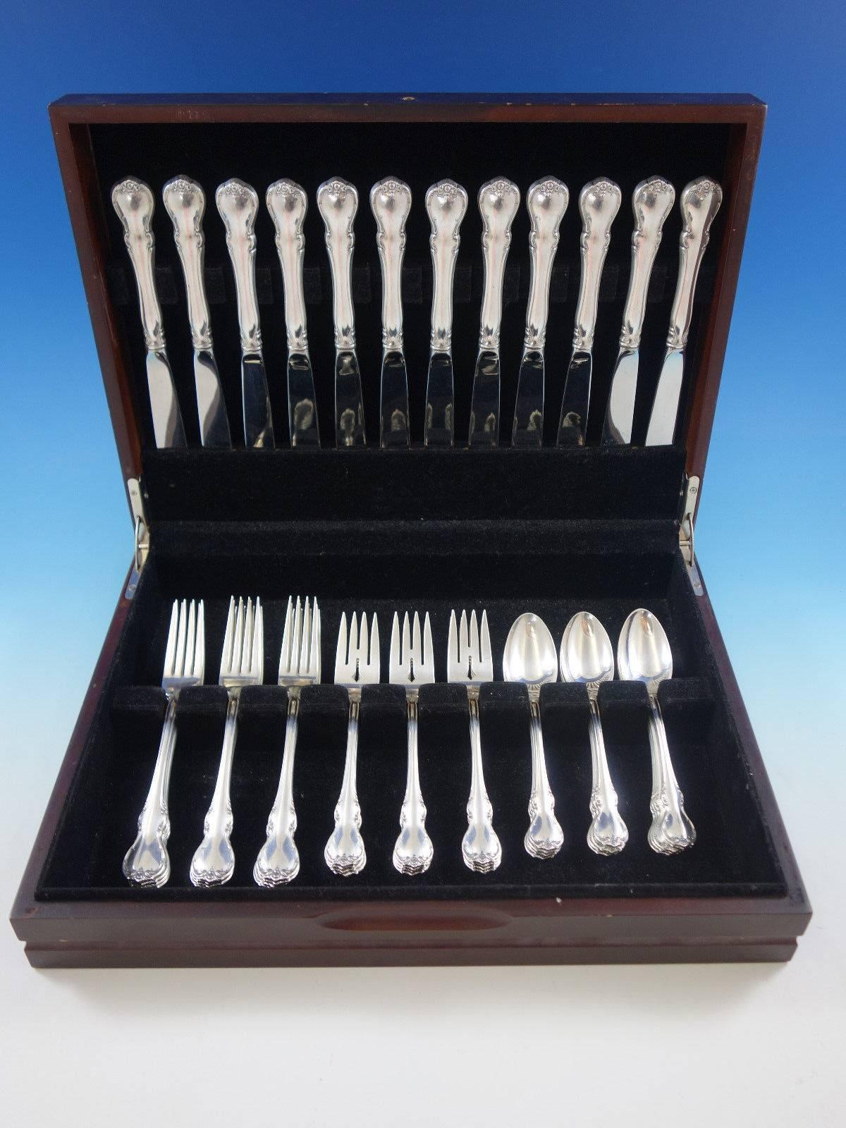 French Provincial by Towle sterling silver flatware set, 48 pieces. This set includes: 

12 knives, 9 1/8