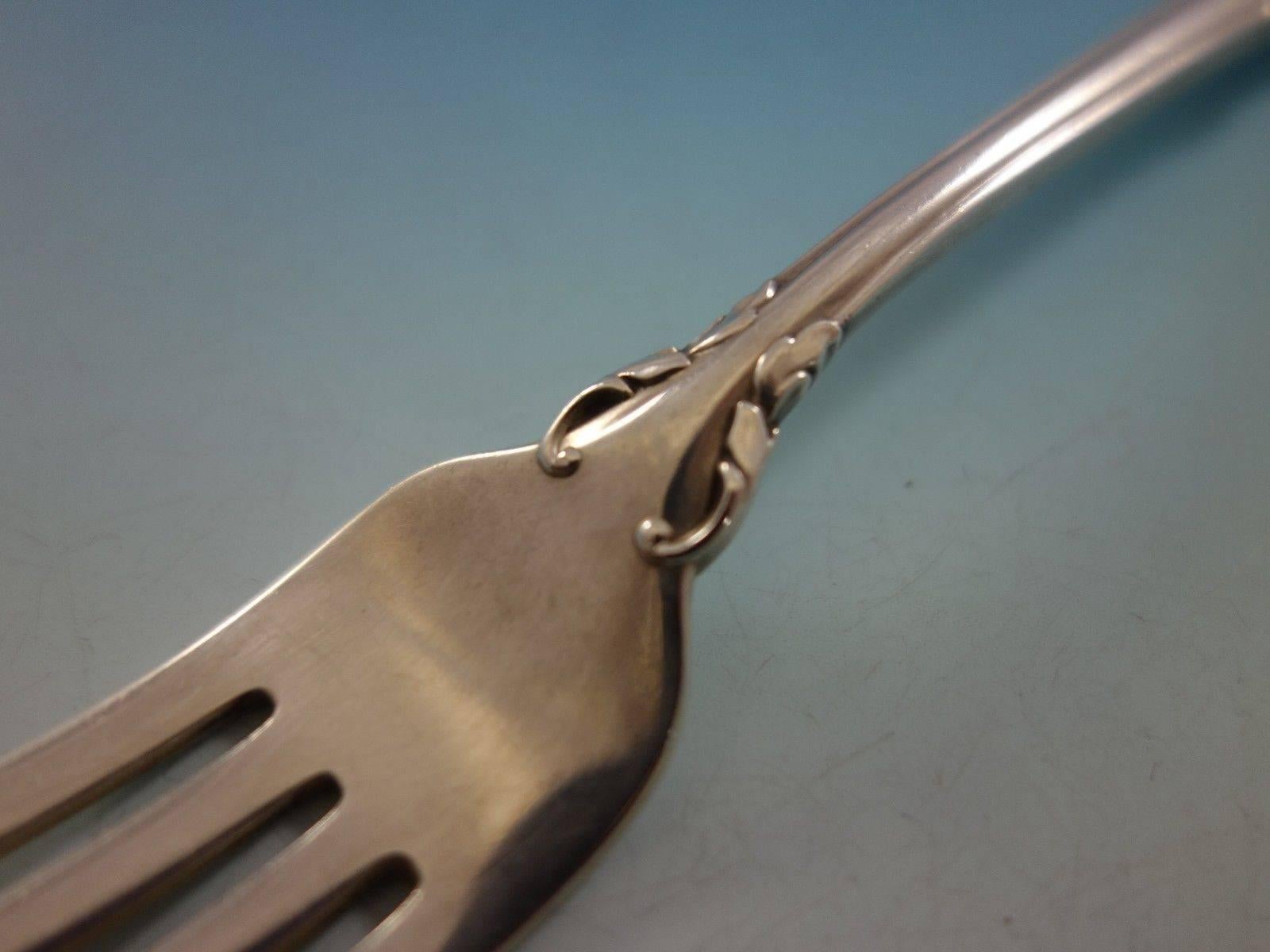Dresden Scroll by Lunt Sterling Silver Flatware Set for 8 Service 32 Pieces For Sale 1