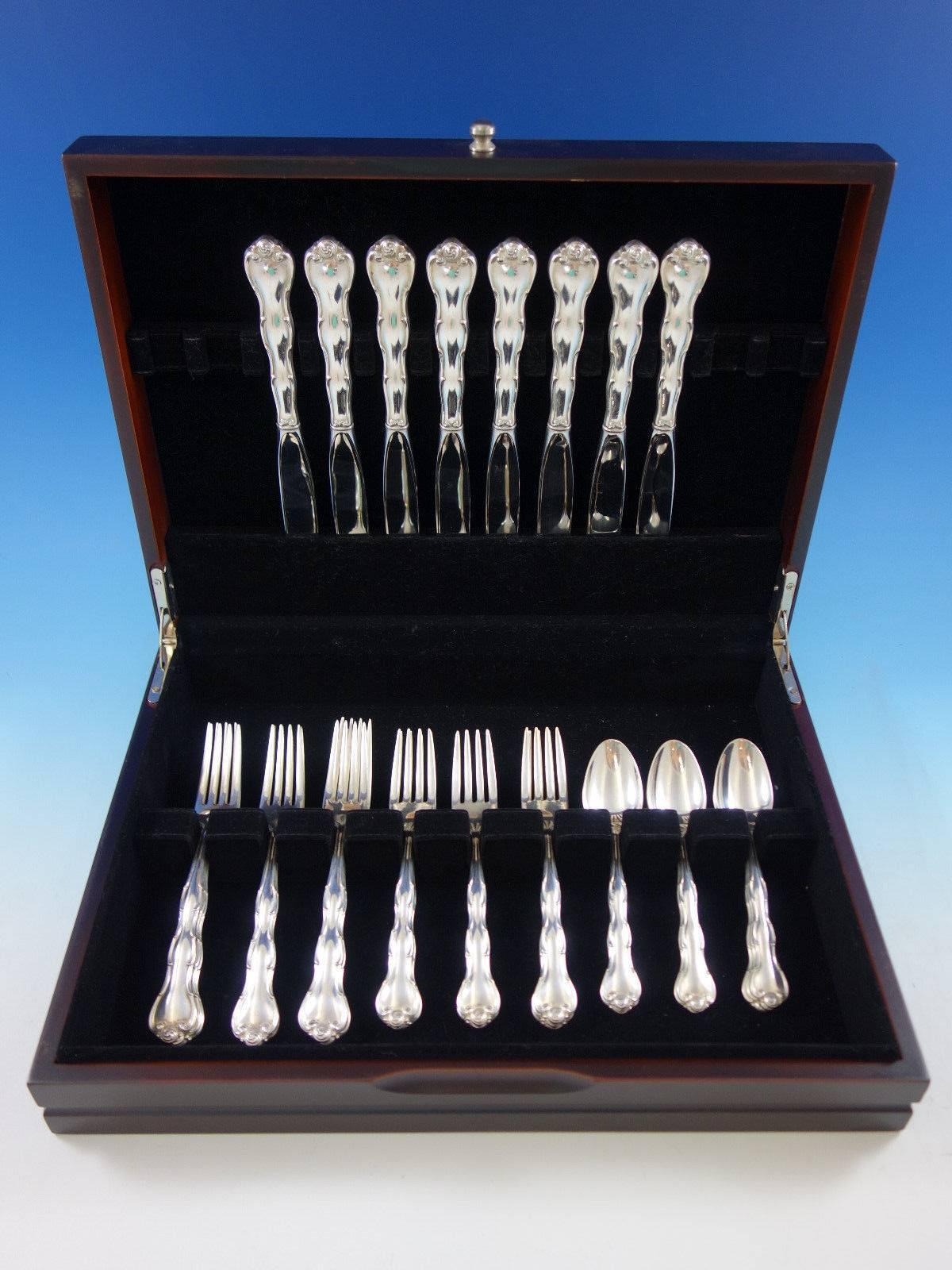 Rondo by Gorham sterling silver Flatware set, 32 pieces. This set includes 

eight knives, 8 7/8