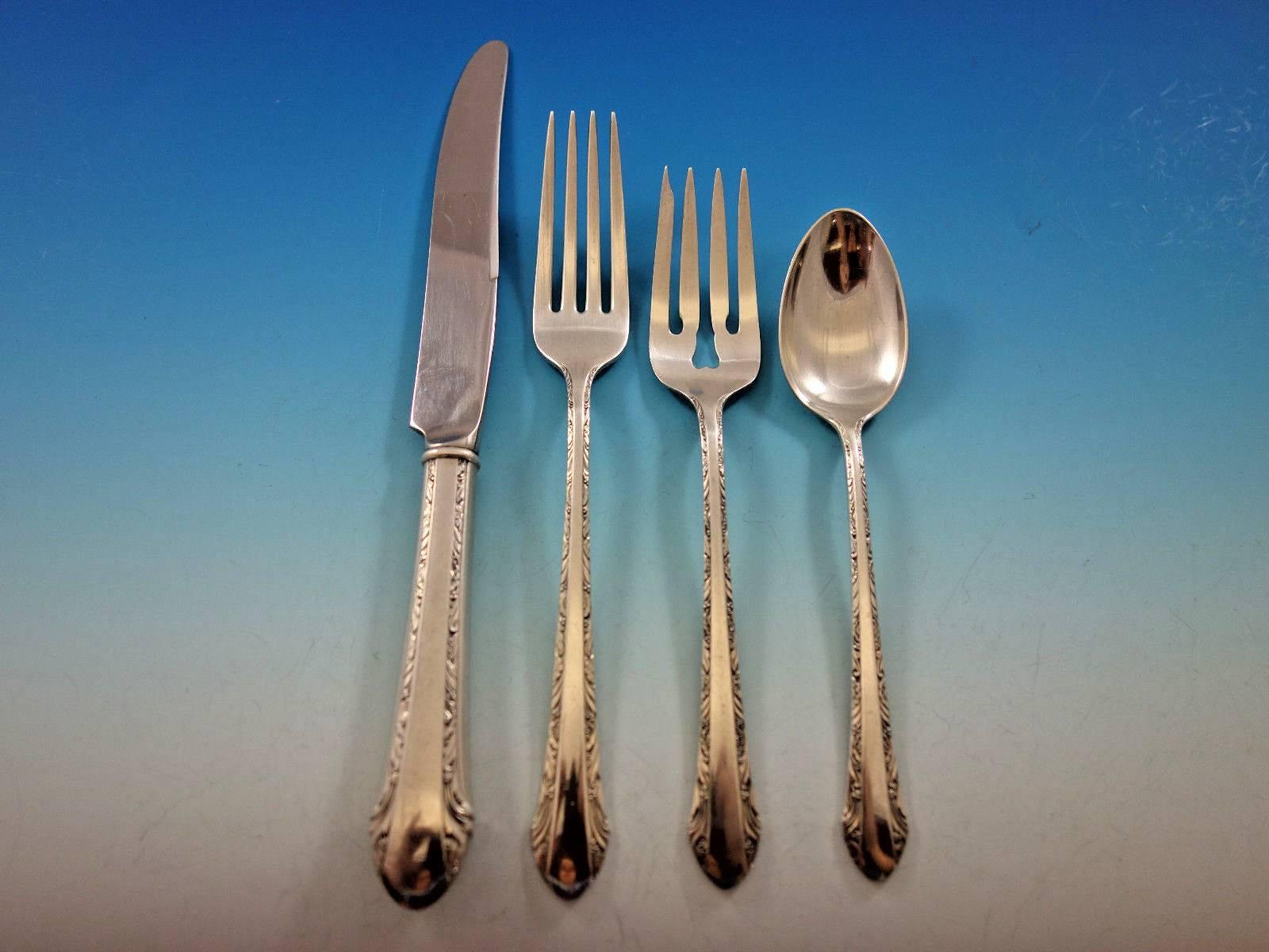 Chased Romantique by Alvin Sterling Silver Flatware Set for 8 Service 36 Pcs In Excellent Condition For Sale In Big Bend, WI