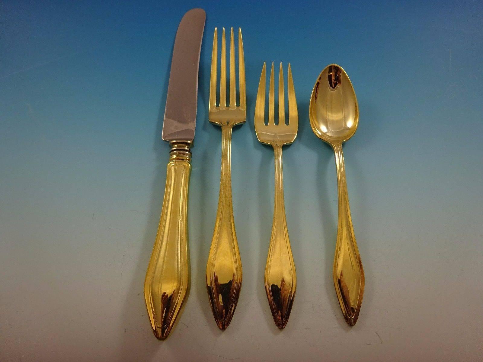 Mary Chilton Gold by Towle Besteck aus Sterlingsilber - 24 Teile. Dieses Set ist vergoldet (komplett goldgewaschen) und enthält: 

6 Messer, 9