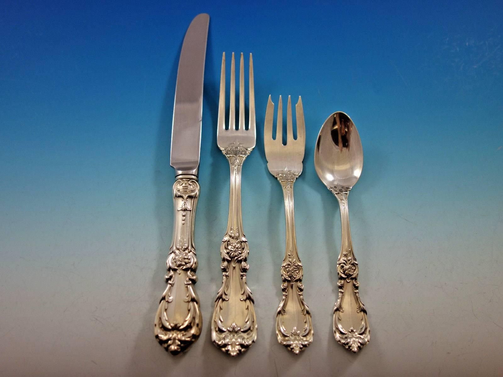 Burgundy by Reed & Barton Sterling Silver Flatware Set Service 32 Pcs Dinner In Excellent Condition For Sale In Big Bend, WI