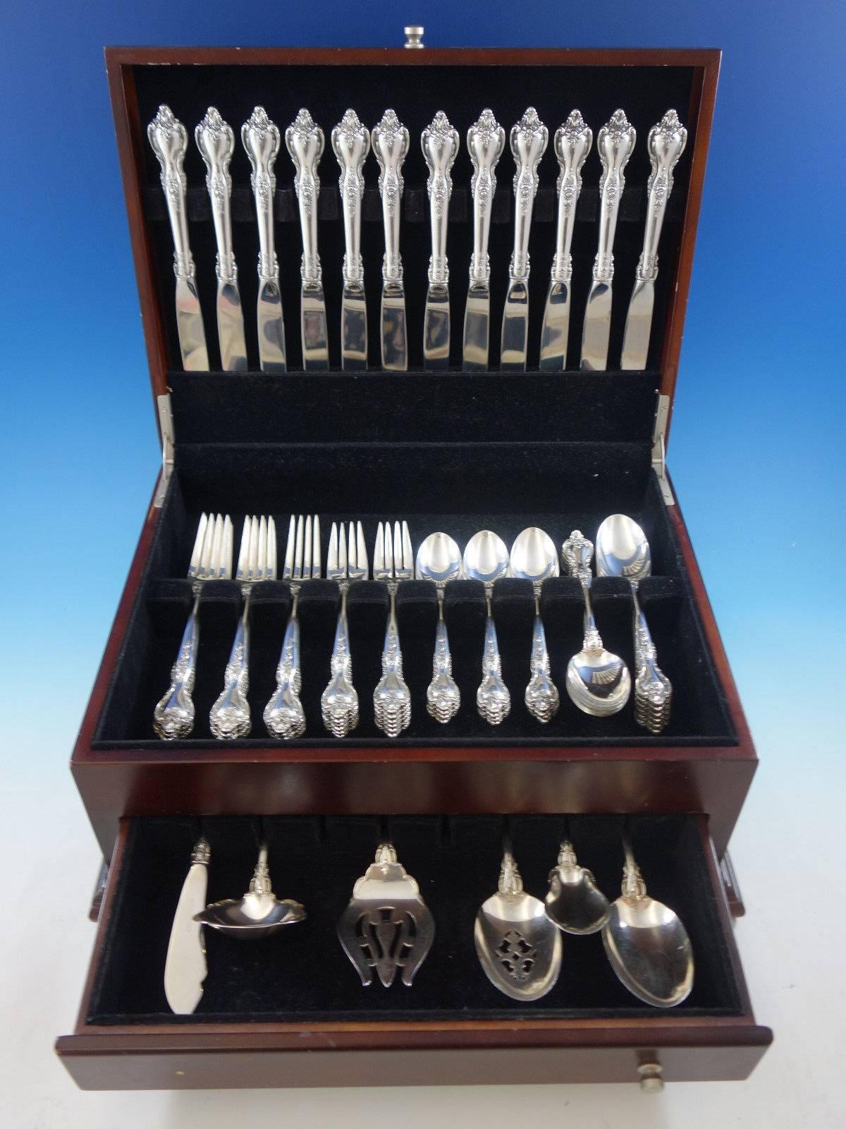Delacourt by Lunt sterling silver flatware set, 66 pieces. This set includes: 12 knives, 9 1/8