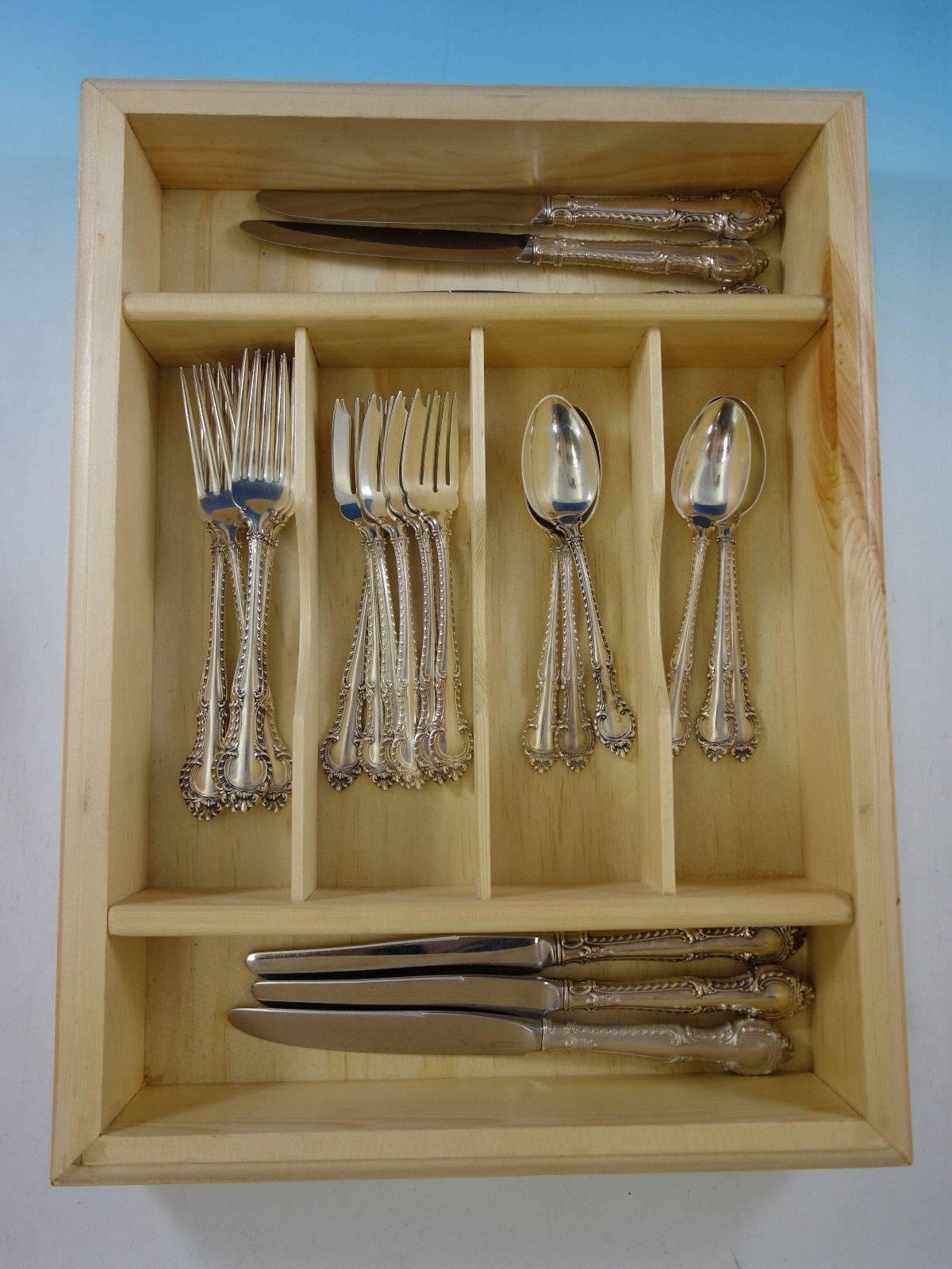 English Gadroon by Gorham sterling silver flatware set, 24 pieces. Great starter set! This set includes: 

six knives, 8 7/8