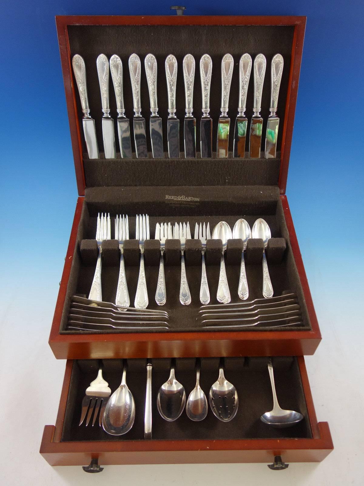 Betsy Patterson Engraved by Stieff Besteck aus Sterlingsilber, 67 Teile. Dieses Set enthält: 

12 Messer, 9