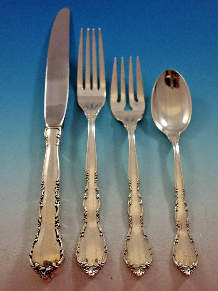 Mignonette by Lunt Sterling Silver Flatware Set for 12 Service 48 Pieces In Excellent Condition For Sale In Big Bend, WI