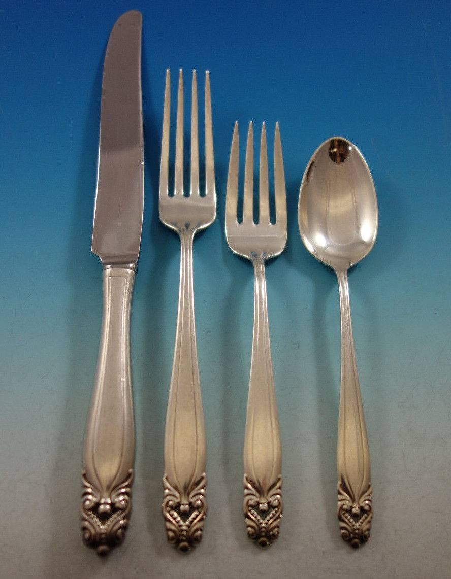 King Christian by Wallace Sterling Silver Flatware Set for 8 Service 32 Pieces In Excellent Condition For Sale In Big Bend, WI