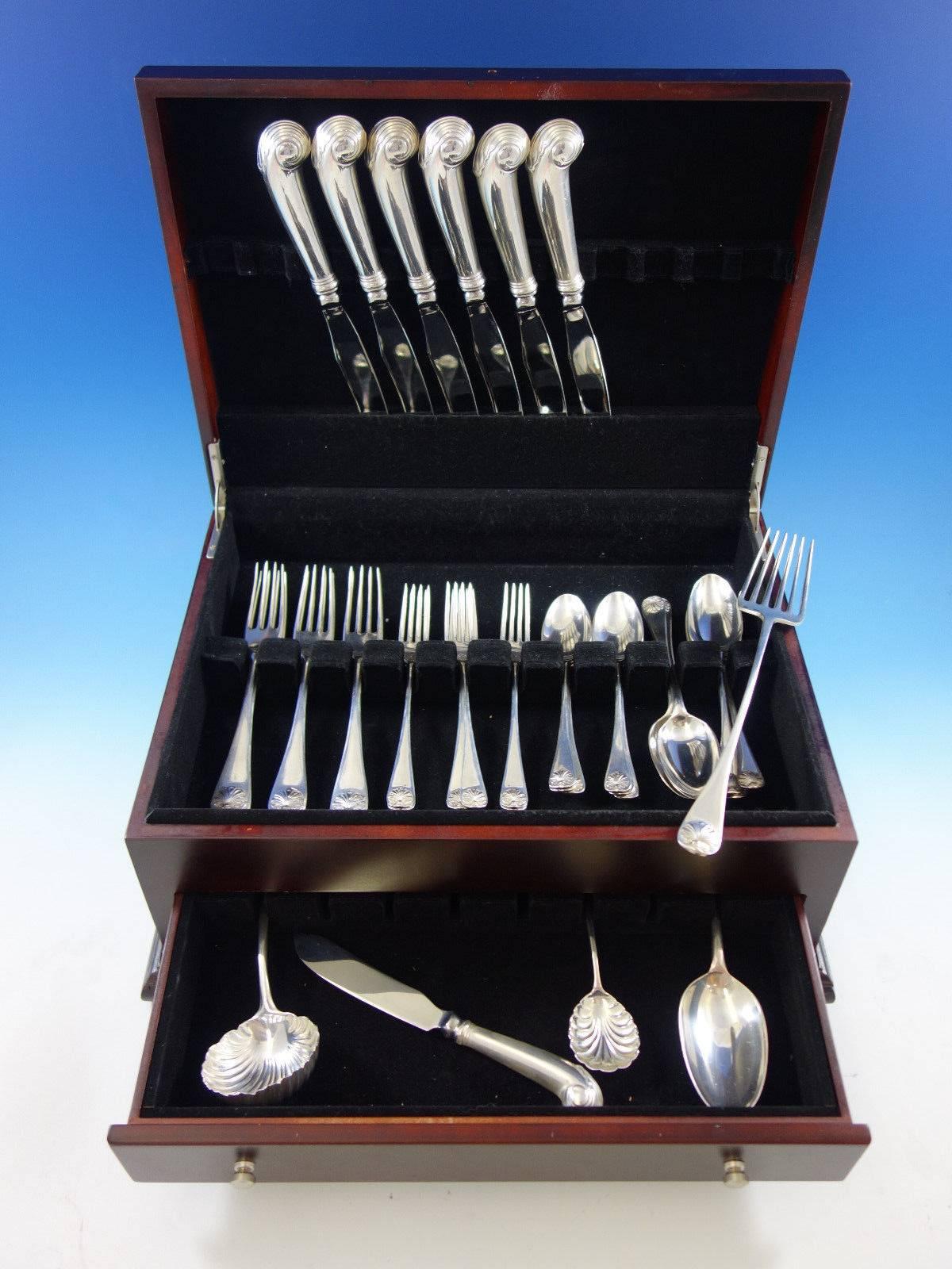Williamsburg Shell by Stieff sterling silver Flatware set, 35 pieces. Great starter set! This set includes: 

Six dinner size knives, with pistol grip handles, 9 5/8