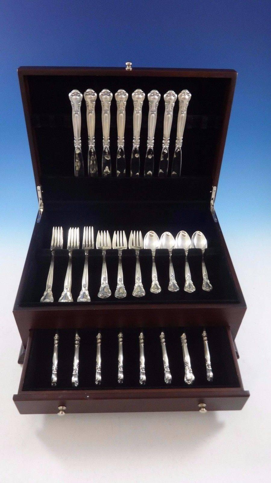 Chantilly by Gorham sterling silver place size flatware set of 40 pieces. This set includes: Eight place size knives, 9 1/4