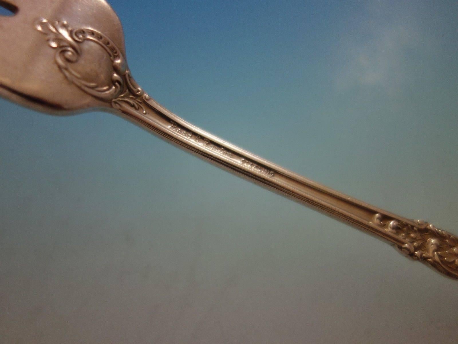 Argent sterling Ensemble de couverts en argent sterling 72 pièces Florentine Lace par Reed & Barton en vente