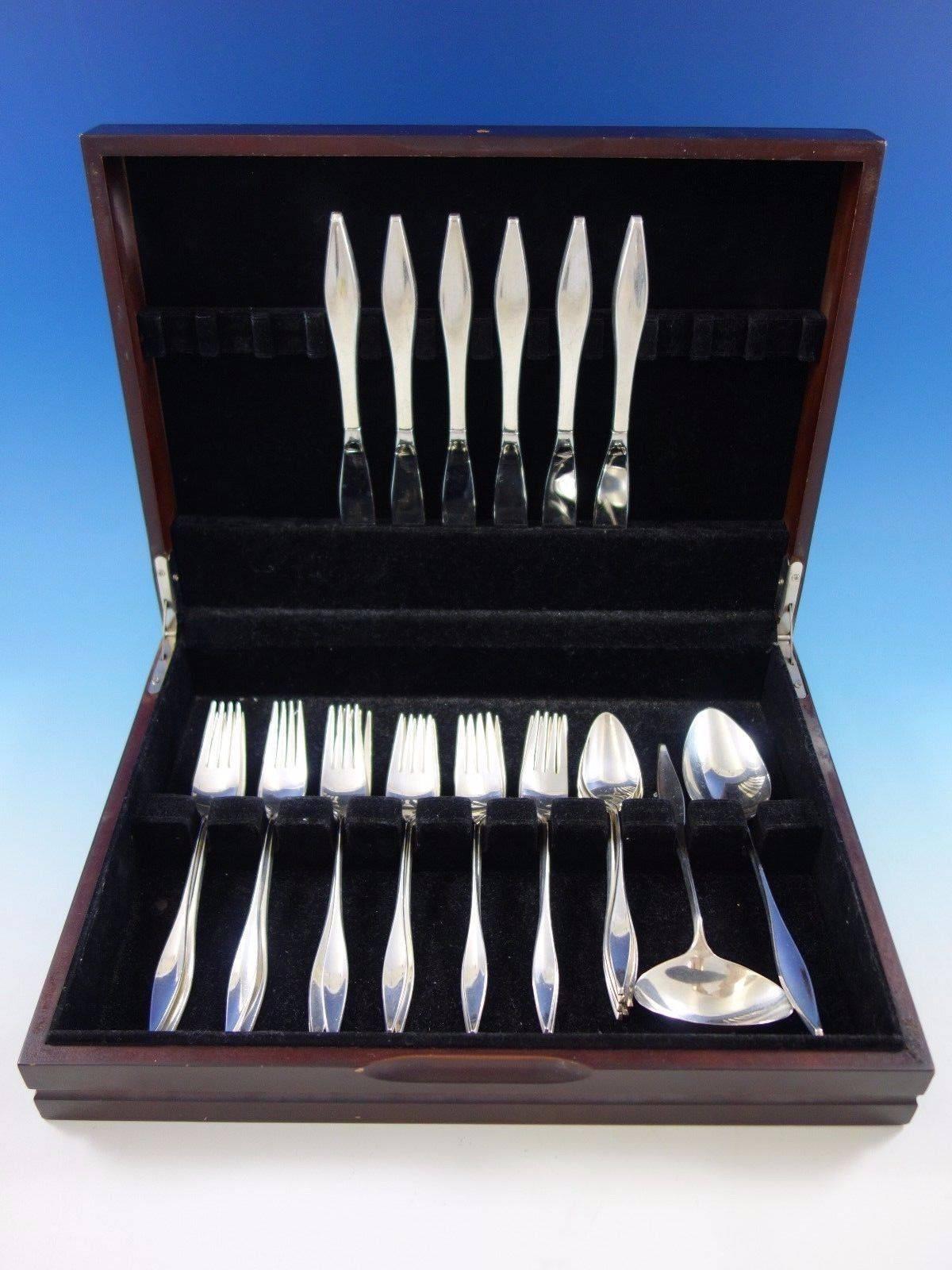 Mid-Century Modern Larak by Reed & Barton sterling silver flatware set 26 pieces. This set includes: 

six knives, 8 7/8