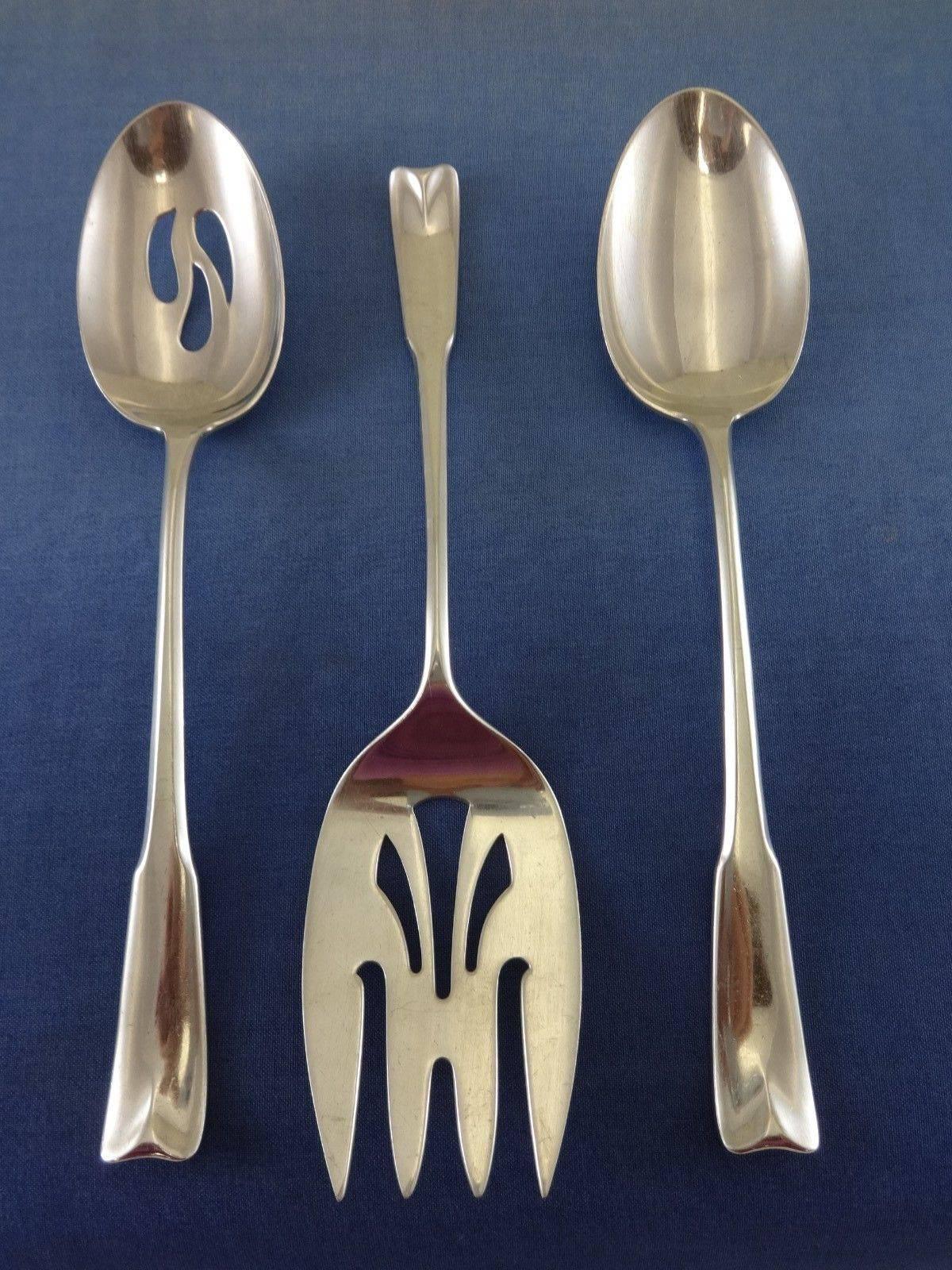 Colonial Theme by Lunt Sterling Silver Flatware Set Service 92 Pieces For Sale 3
