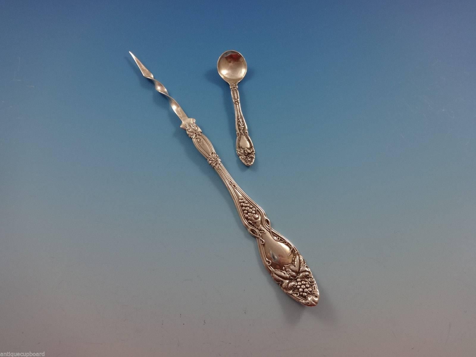 Cloeta by International Sterling Silver Flatware Set 12 Service 76 Pcs Grapes In Excellent Condition In Big Bend, WI