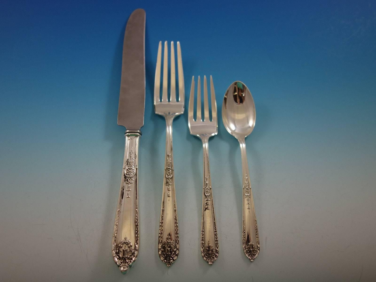 Della Robbia by Alvin sterling silver dinner size flatware set of 36 pieces. This set includes: 

Eight dinner size knives, 9 3/4
