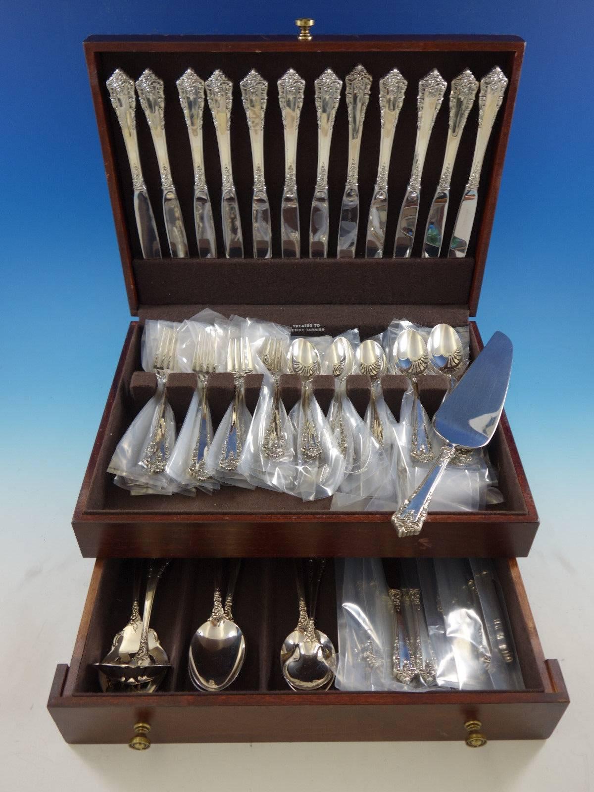 Rondelay by Lunt sterling silver flatware set of 80 pieces. This set includes: 

12 knives, 9 1/4