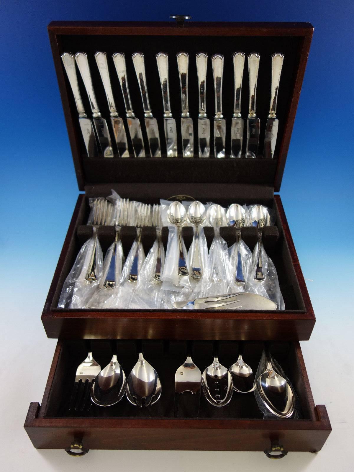 Katie by Samuel peace English Sheffield silver plated flatware set, 70 pieces. This set includes: 

12 knives, 9 3/8