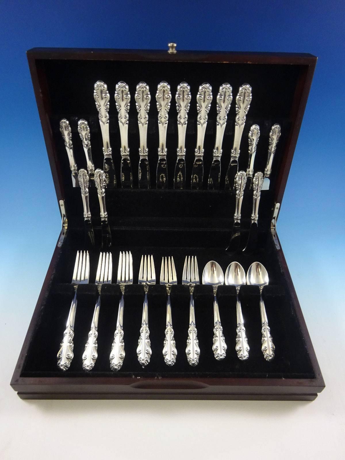 Esplanade by Towle sterling silver flatware set, 40 pieces. This set includes: eight knives, 8 7/8