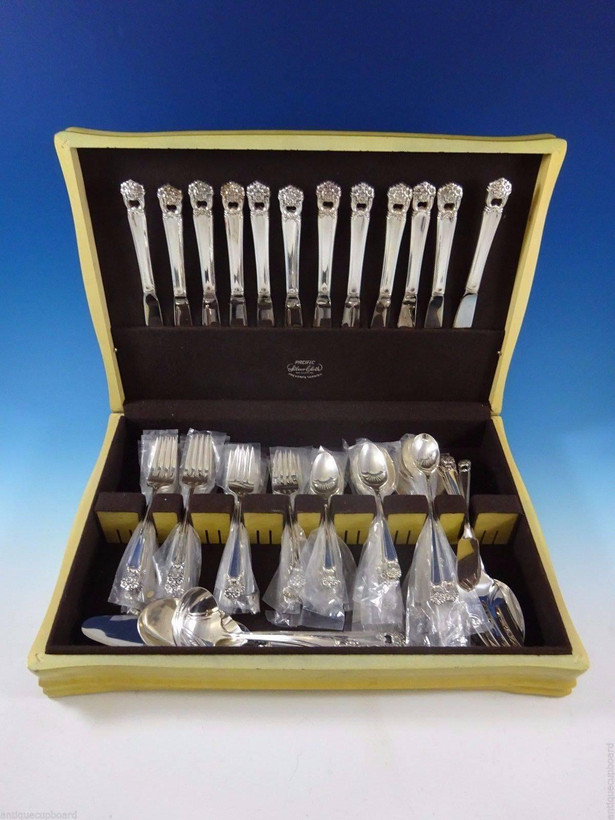 Eternally yours by 1847 Rogers silver-plate flatware set, 67 pieces. This set includes: 

12 dinner knives, 9 1/4