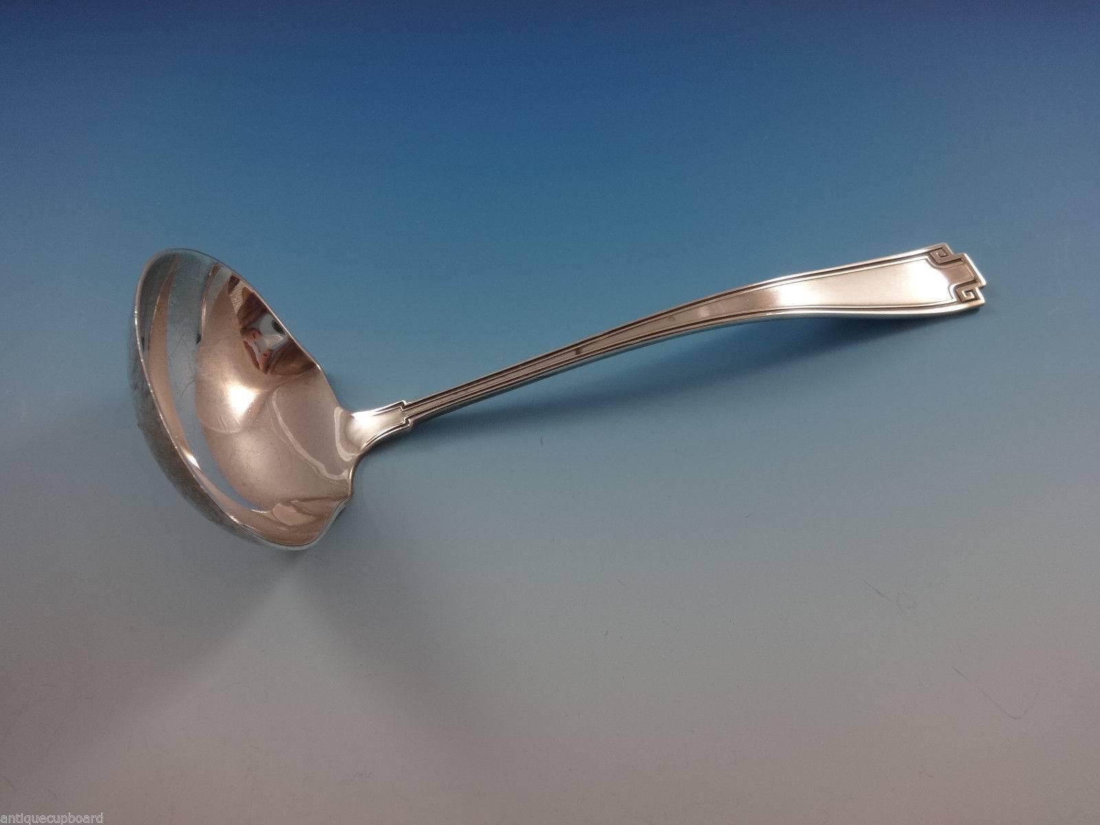 Argent sterling Service de couverts de table en argent sterling pour 12 personnes, 78 pièces, Etruscan par Gorham en vente
