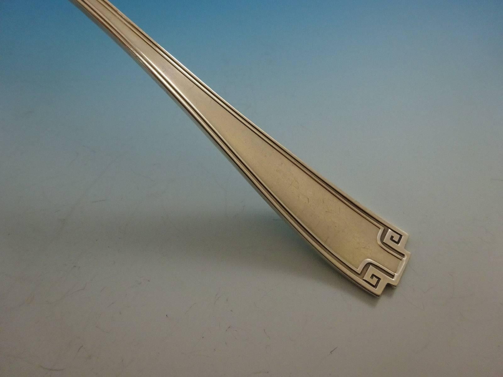20ième siècle Service de couverts en argent sterling Etruscan par Gorham pour 12 personnes, ensemble de 65 pièces clé grecque en vente