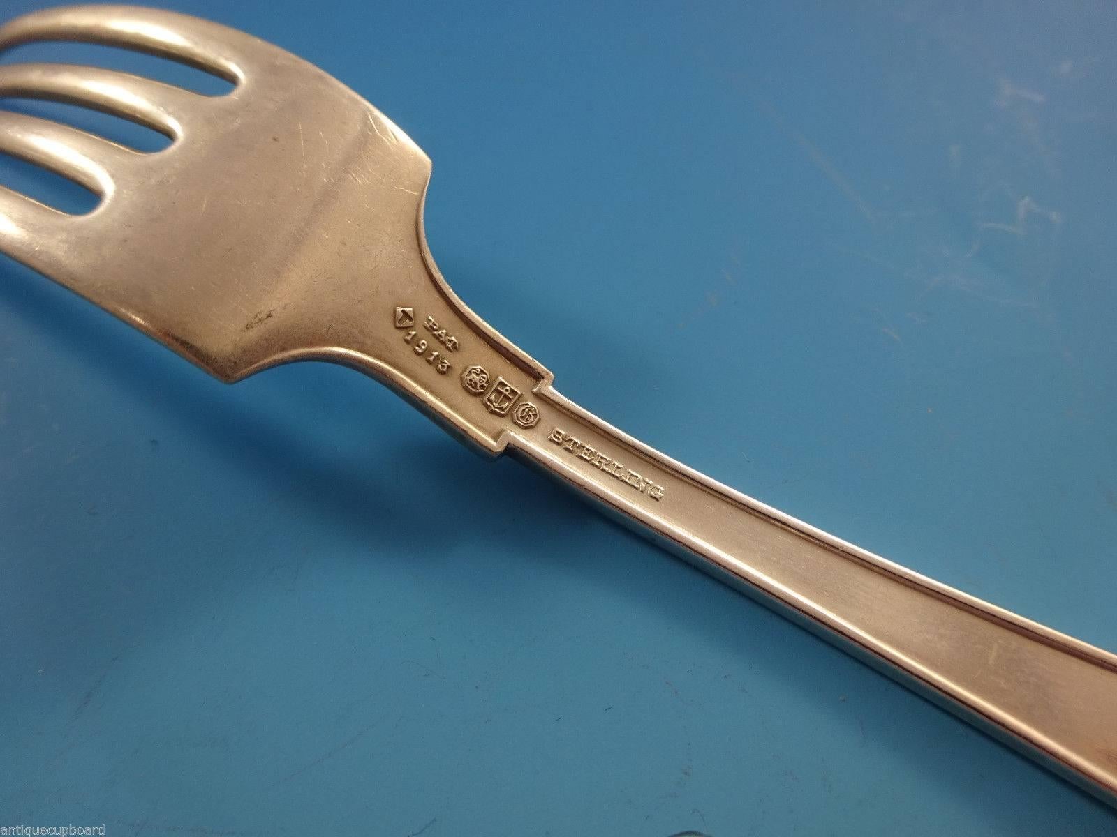 Etruscan by Gorham Sterling Silver Flatware Set for 8 Service 32 Pieces In Excellent Condition For Sale In Big Bend, WI