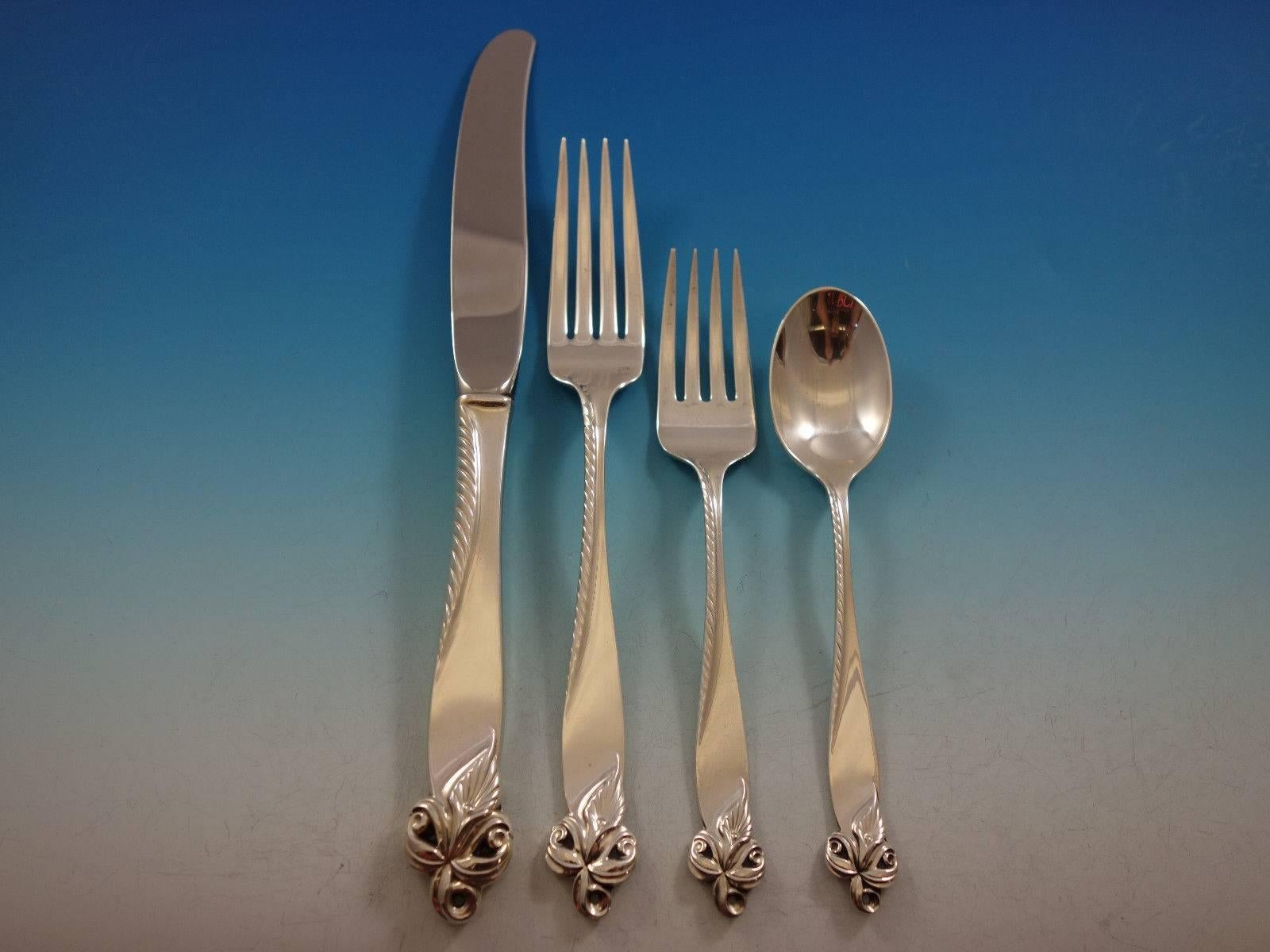 Orchid Elegance by Wallace Sterling Silver Flatware Set Service 40 Pcs Dinner In Excellent Condition For Sale In Big Bend, WI