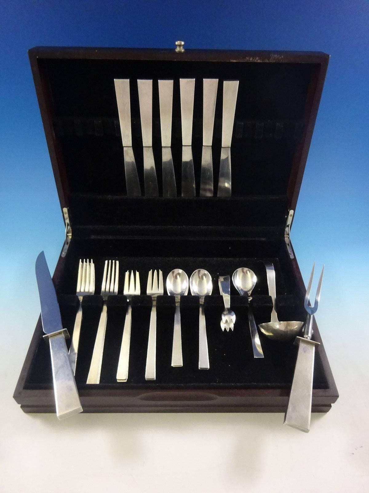 Moderne by Adra sterling silver flatware set of 29 pieces. This set includes: 

Six knives, 9