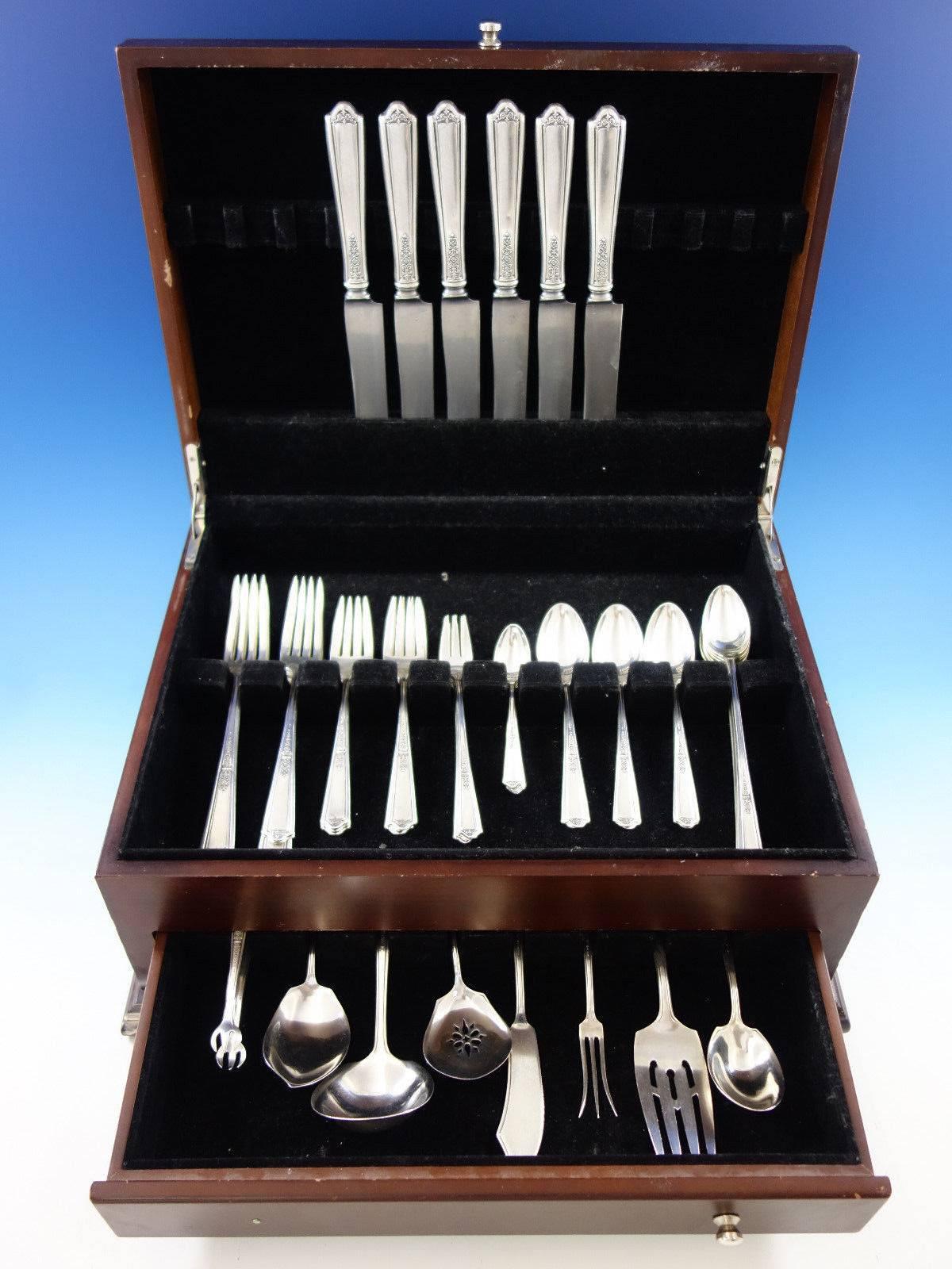 Set di posate in argento sterling Seville by Towle - 50 pezzi. Ottimo set iniziale! Questo set include: 

Sei coltelli per la cena, 9 1/2