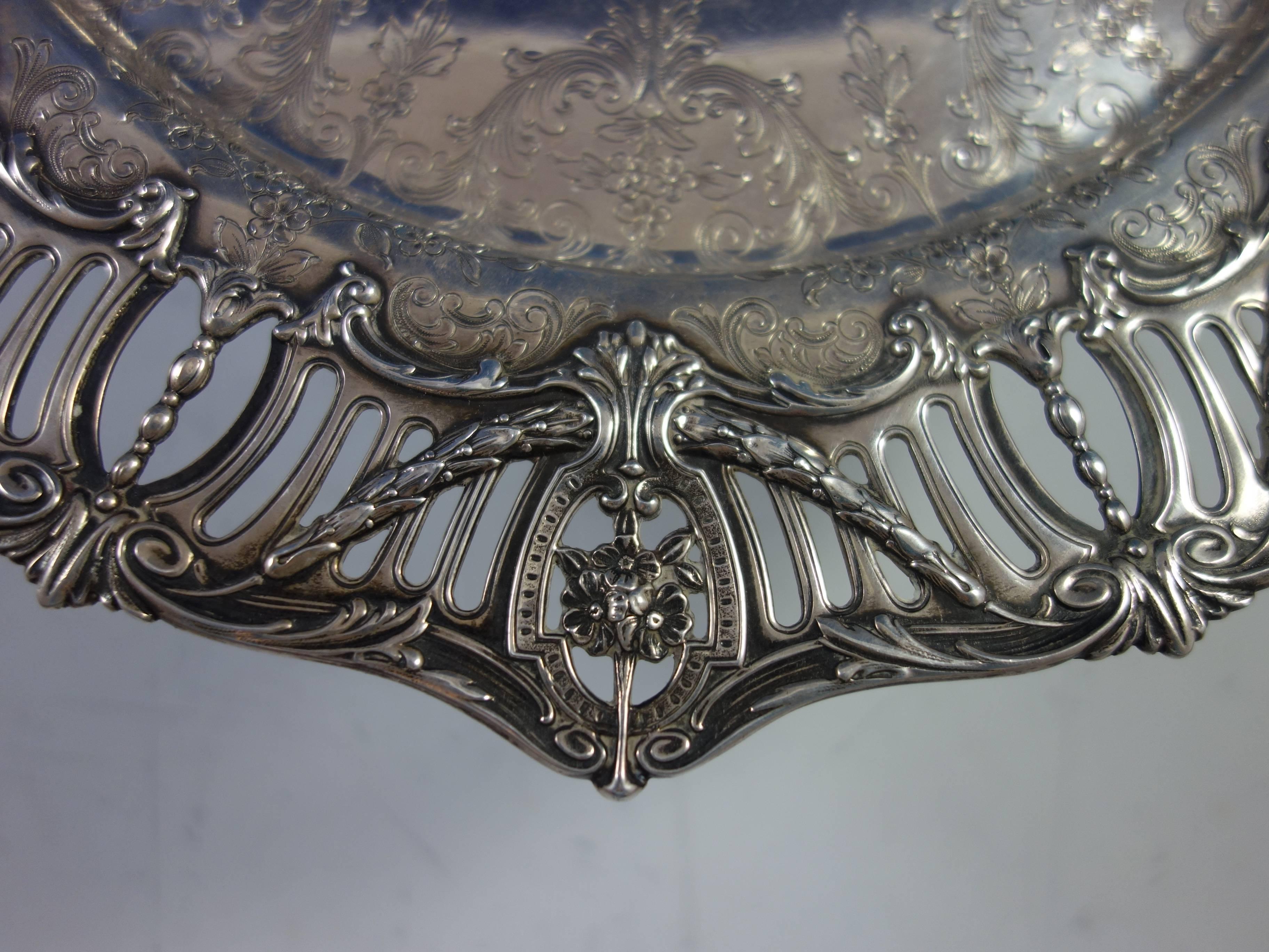 Pierced Border by J.E. Caldwell Sterling Silver Sandwich Platter Hollowware In Excellent Condition In Big Bend, WI