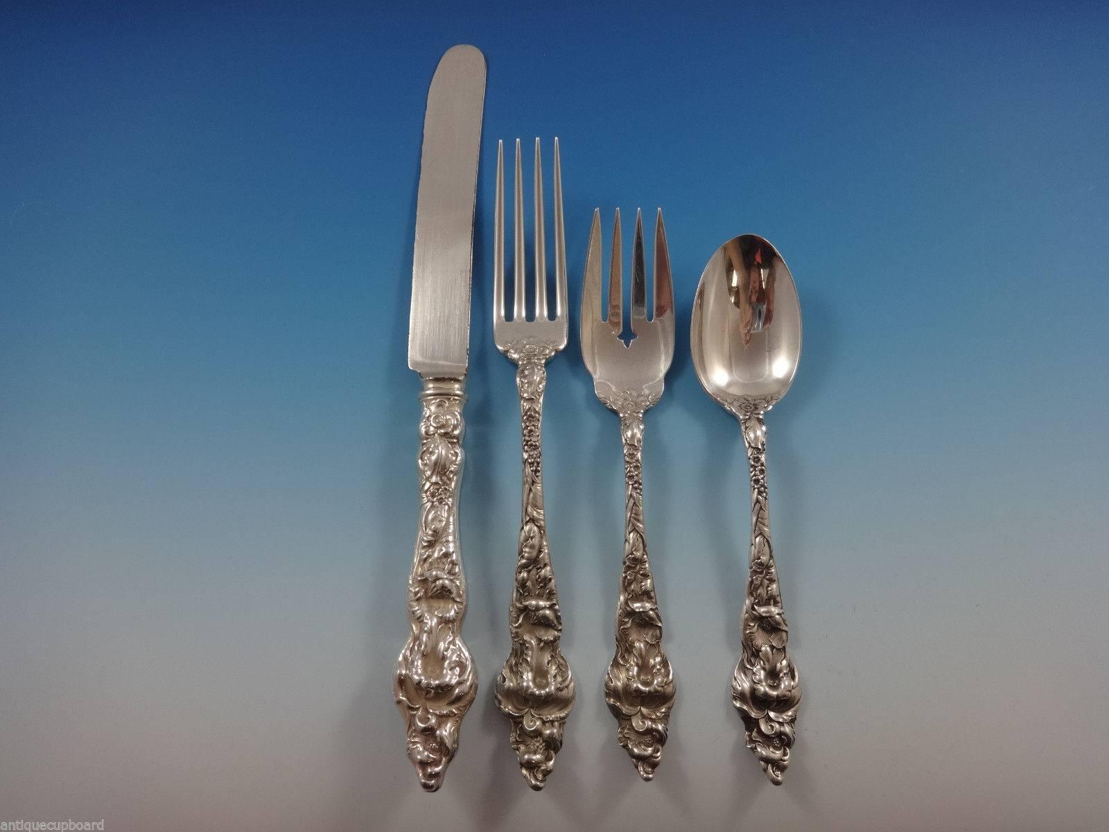 Beautiful Les Six Fleurs by Reed & Barton sterling silver flatware set of 60 pieces. This set includes:

12 knives blunt, 9