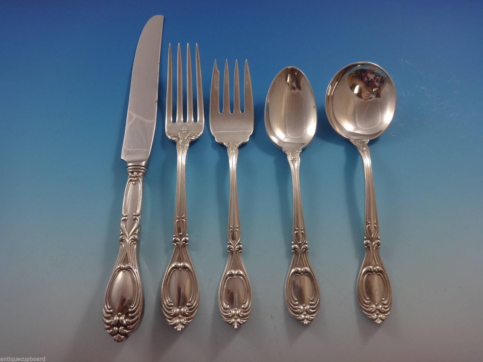 Victoria by Frank Whiting sterling silver 40 piece flatware set. This set includes:

Eight knives, 9