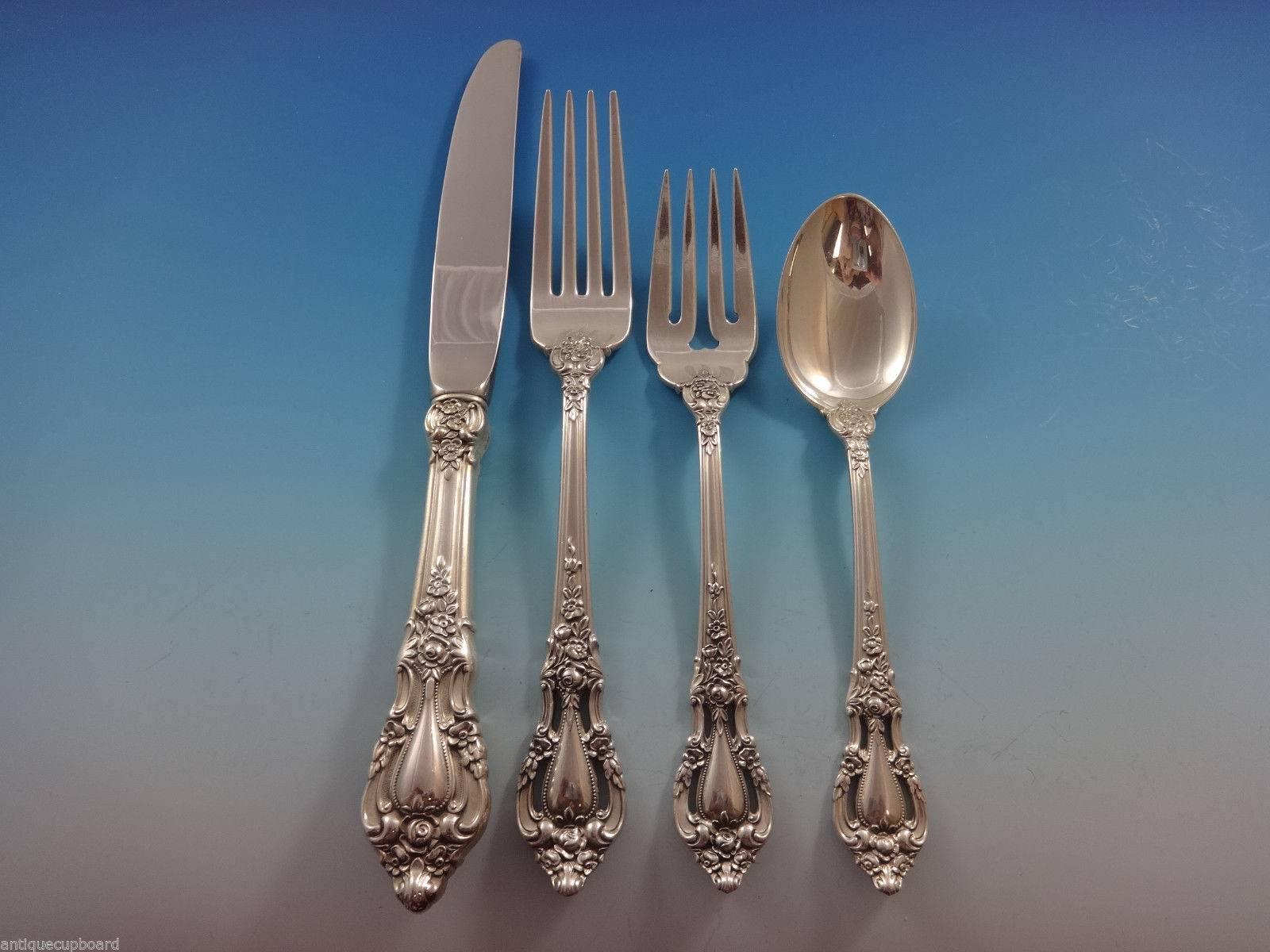 Stunning ELOQUENCE BY LUNT Sterling Silver flatware set - 34 pieces. This set includes:

8 KNIVES, 9 1/8