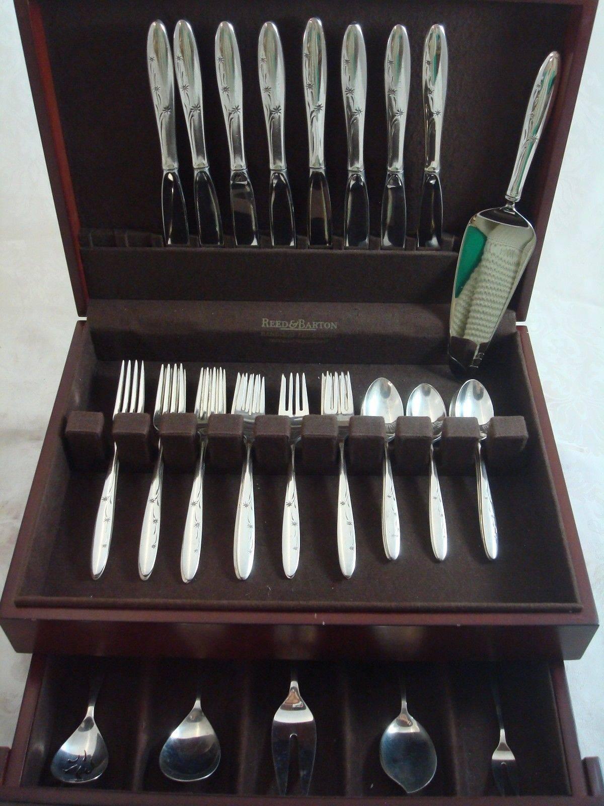 Celeste di Gorham, circa 1956, set di posate in argento sterling - 38 pezzi. Questo modello ha un fantastico look anni '50! Questo set comprende: Otto coltelli normali, 9