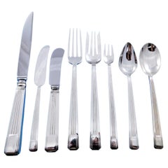 Century par Tiffany and Co. Service de couverts en argent massif, 51 pièces