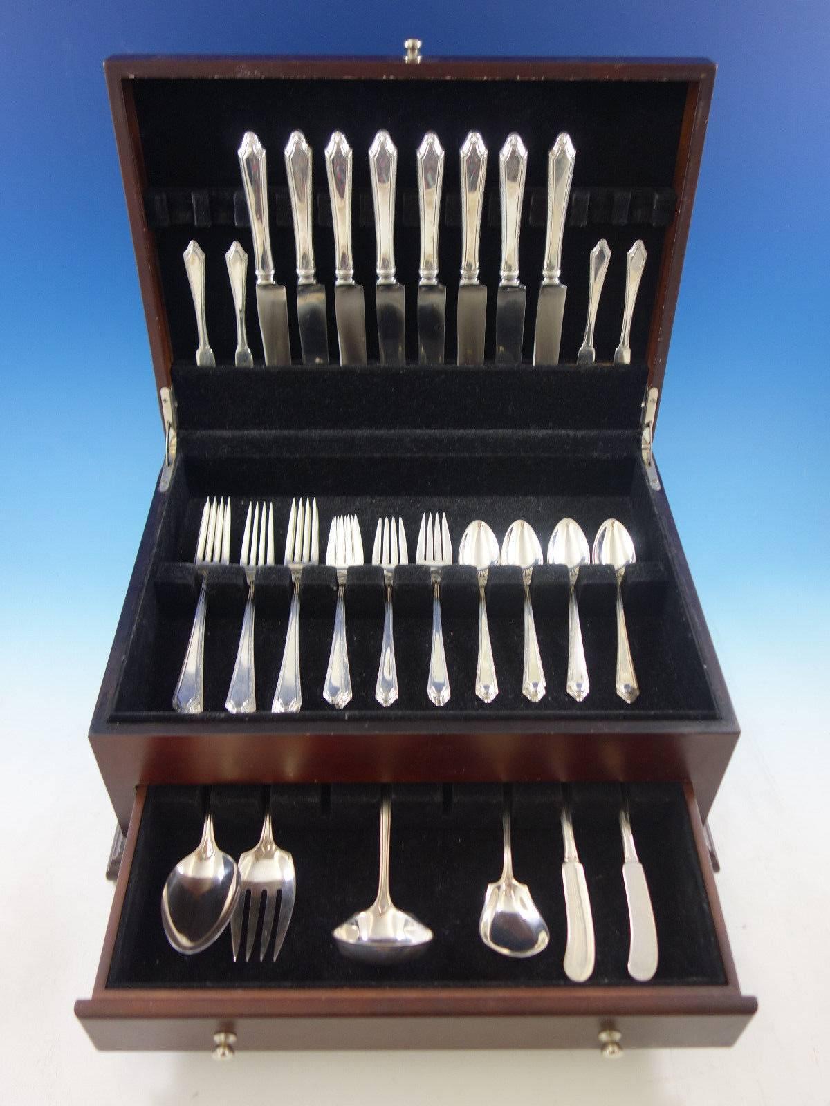 Virginia Carvel by Towle sterling silver Flatware set, 44 pieces. This set includes 

eight knives, 8 7/8