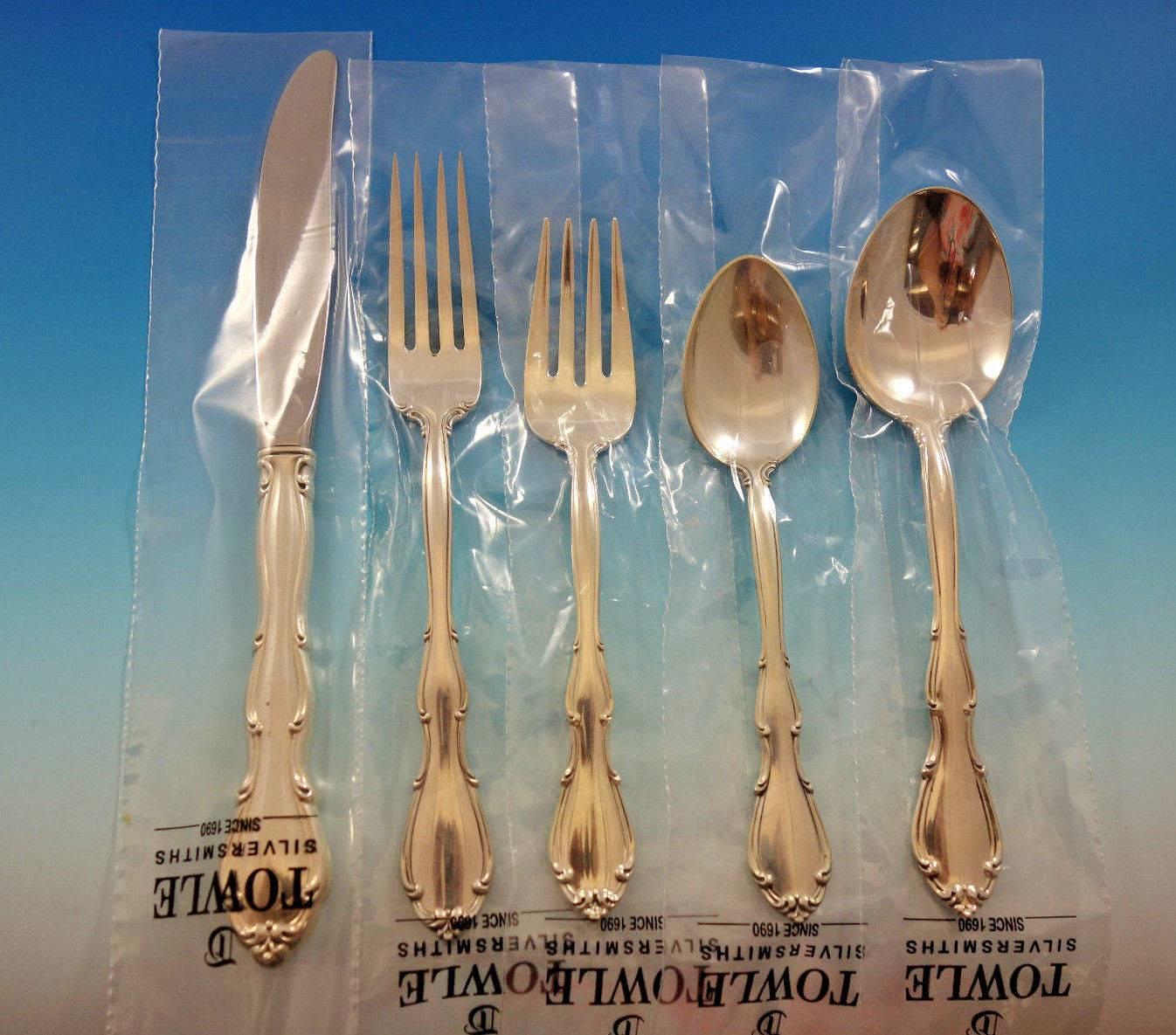 Fontana by Towle sterling silver Flatware set, 40 pieces. This set includes: 

eight knives, 9